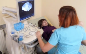 gallery_clinic_ultra_sound_examination_of_surrogate_mother